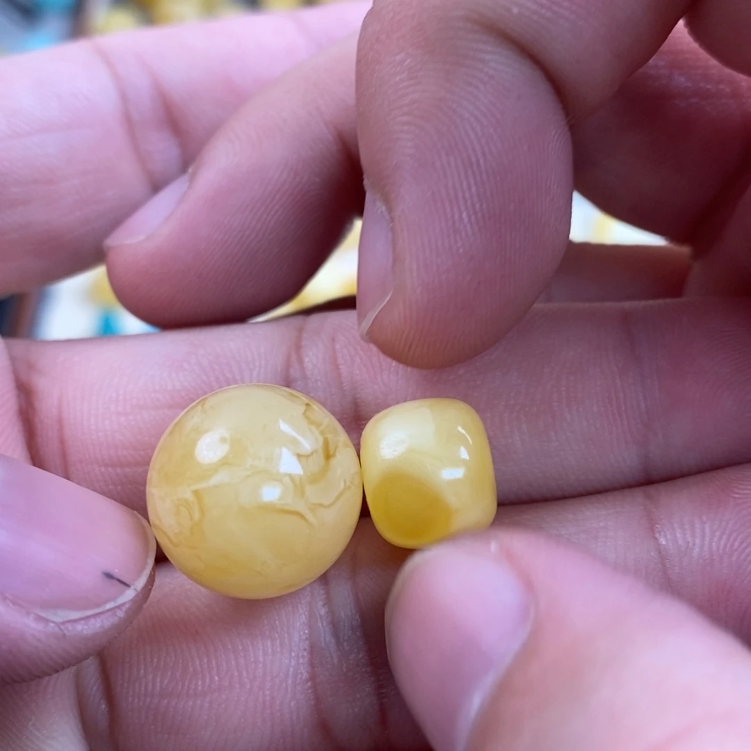 王***-蜜蜡未镶嵌裸石配饰