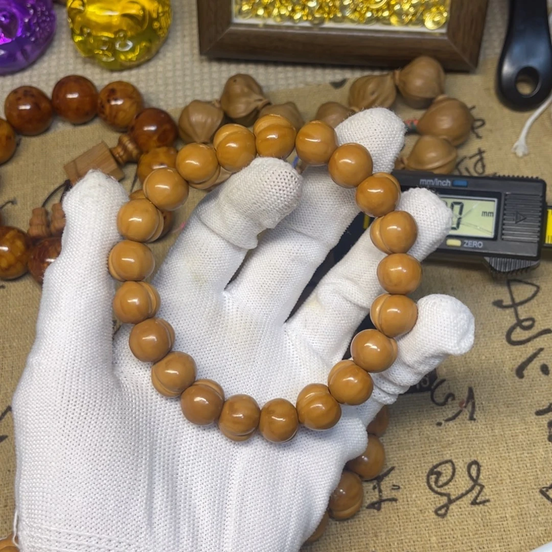 吊坠猴头核桃屁桃