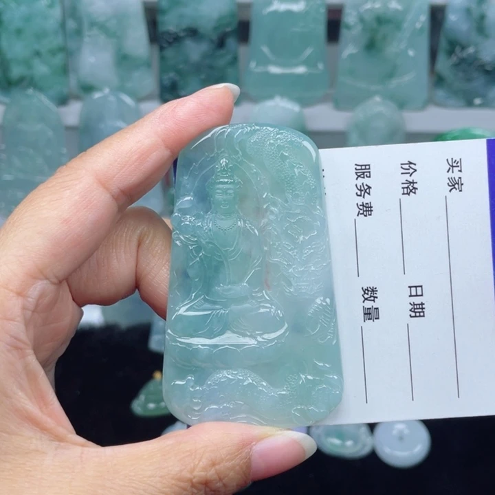 颈饰未镶嵌翡翠玉龙大势至