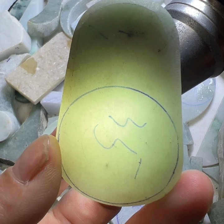 翡翠未镶嵌颈饰翡翠片料