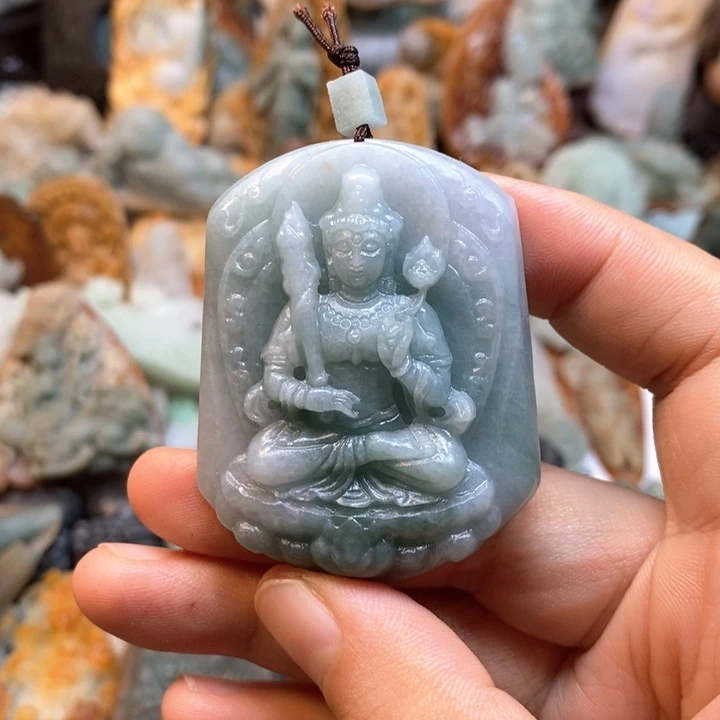 定制翡翠未镶嵌爪**人特色