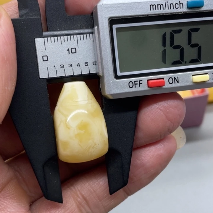 未镶嵌琥珀裸石三通
