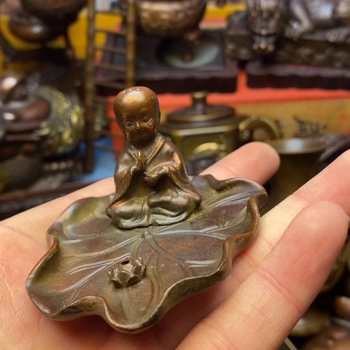 铜器摆件做工精良