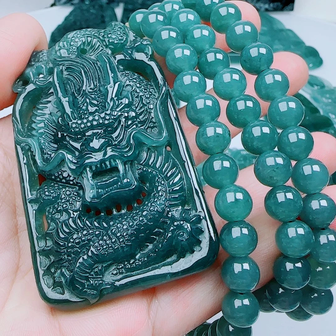 翡翠未镶嵌颈饰135789000