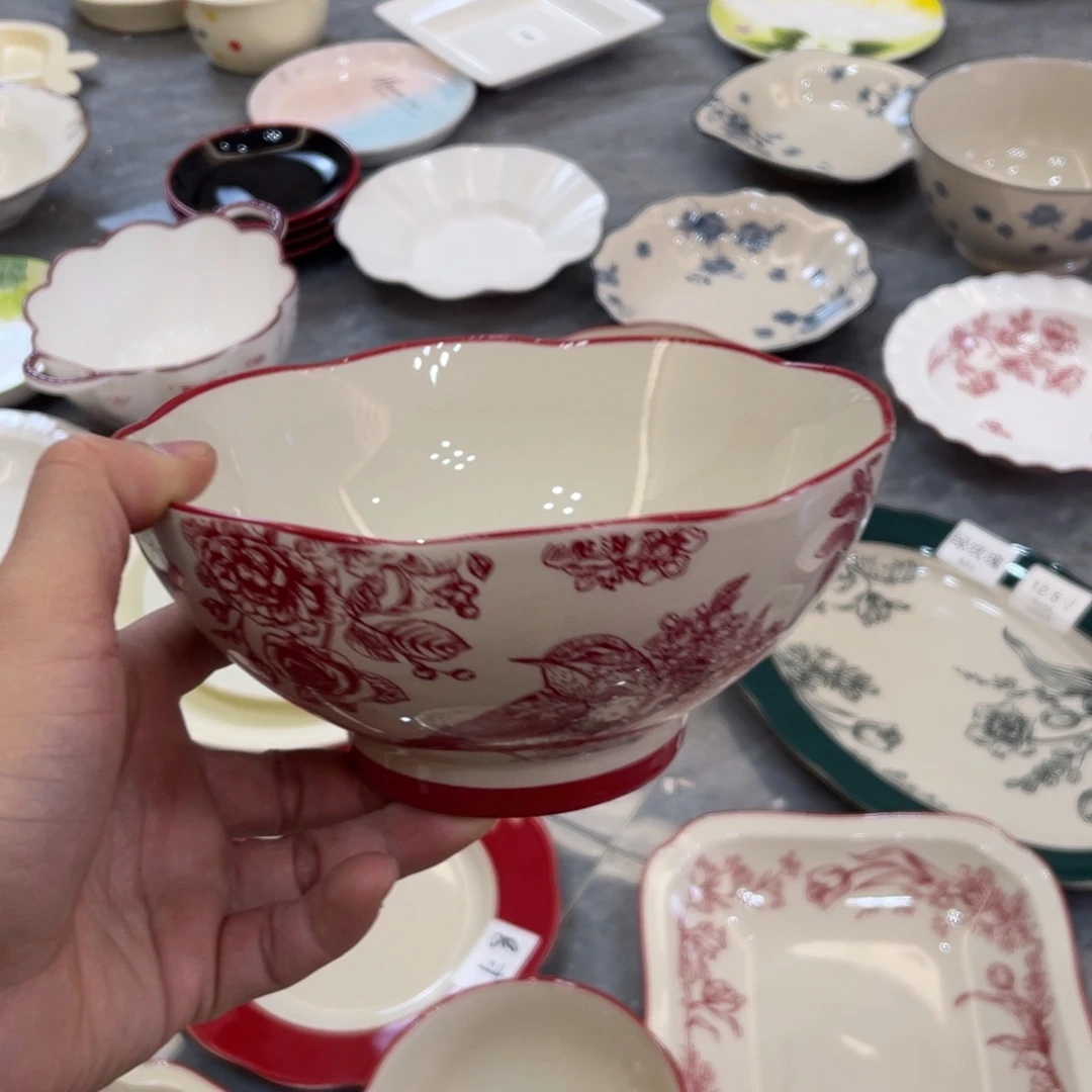 陶瓷微瑕餐具介意勿拍，满18飞！
