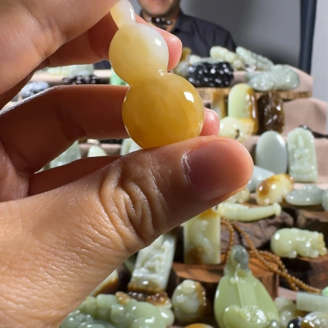 和田玉（糖玉）未镶嵌颈饰