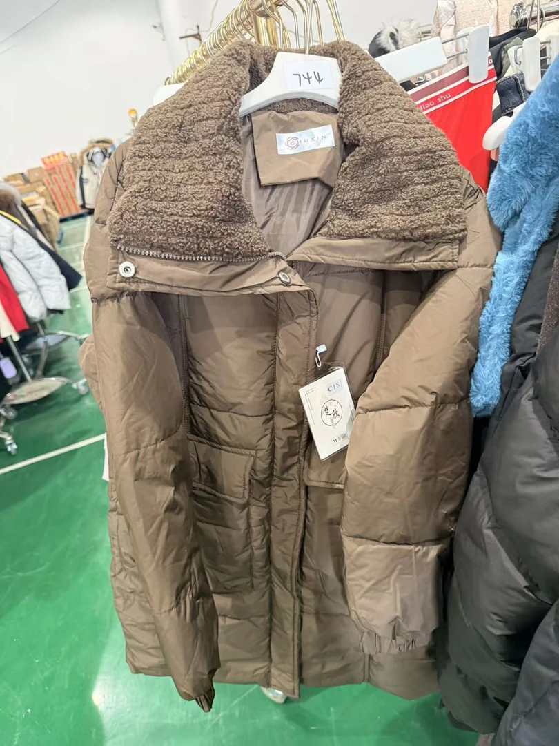 744修身型刺绣大衣翻领女保暖宽松型长款棉服棉衣女款