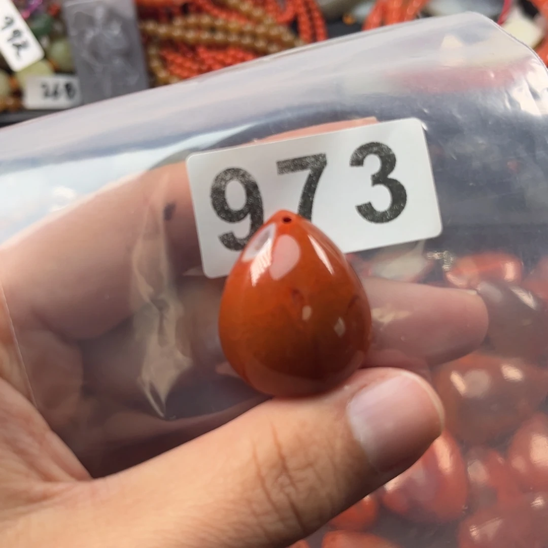 南红玛瑙未镶嵌珠宝奇石