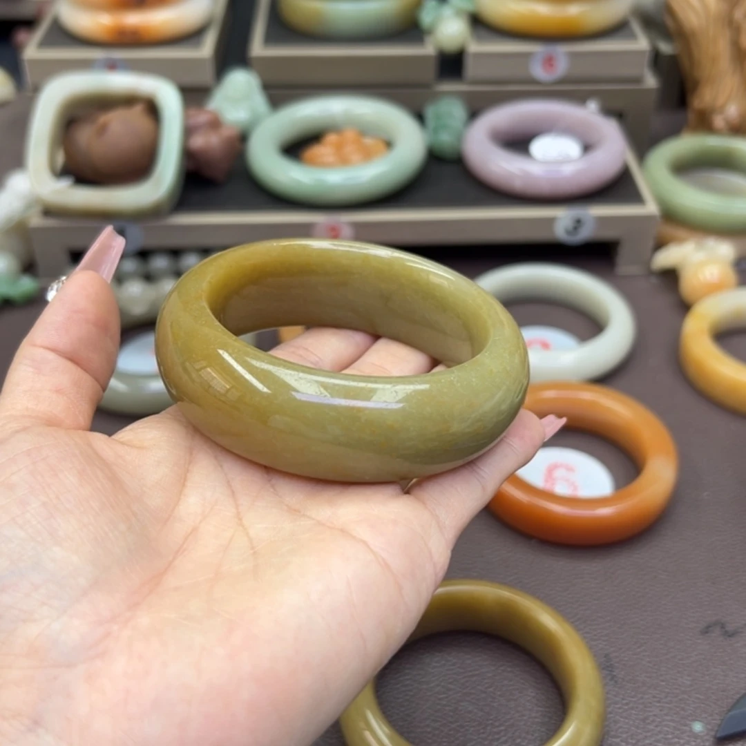 石英质玉手镯未镶嵌奥****兽