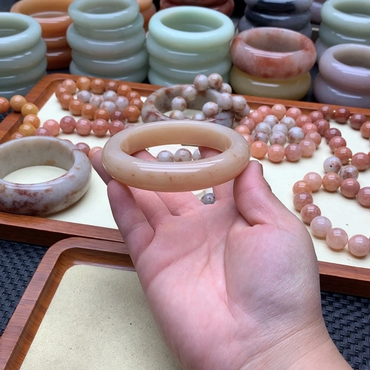 石英质玉（佘太翠）手镯合金