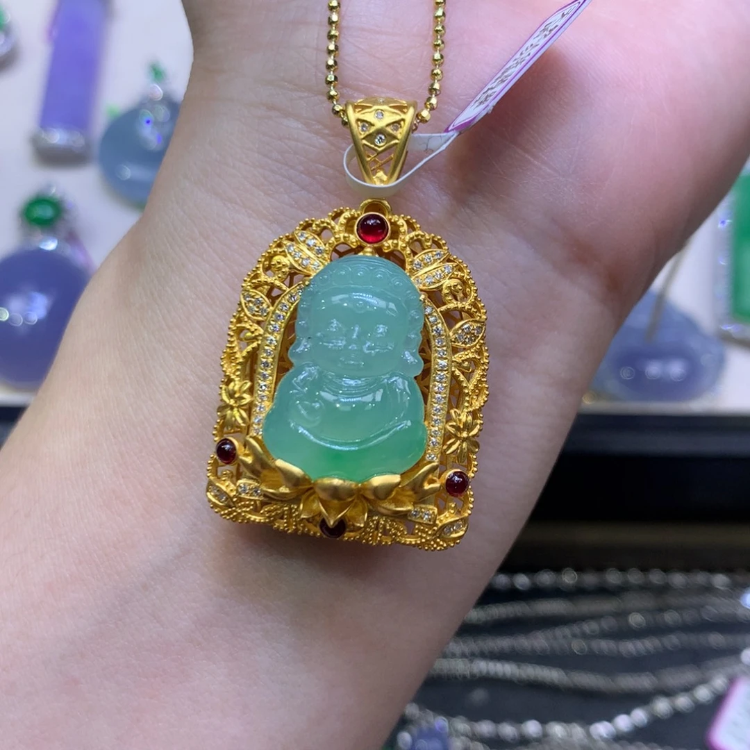 翡翠18K金镶嵌颈饰