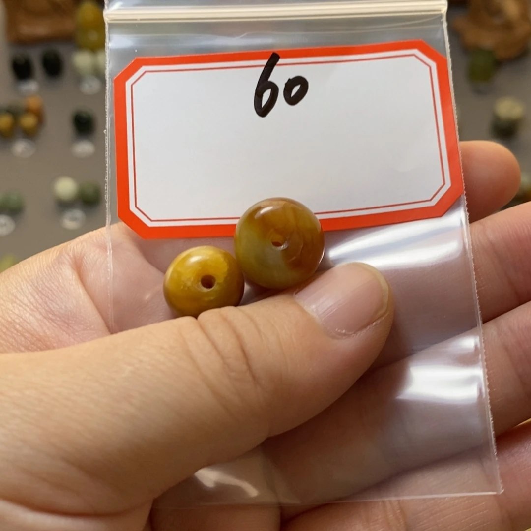 【闪购商品】蛇纹石玉配珠未镶嵌周*周