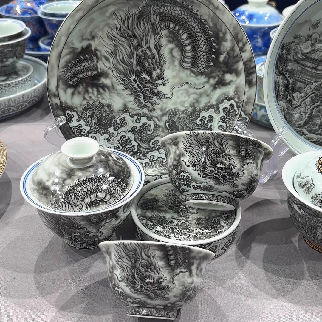 瓷片景德镇陶瓷学院副院长兼美术