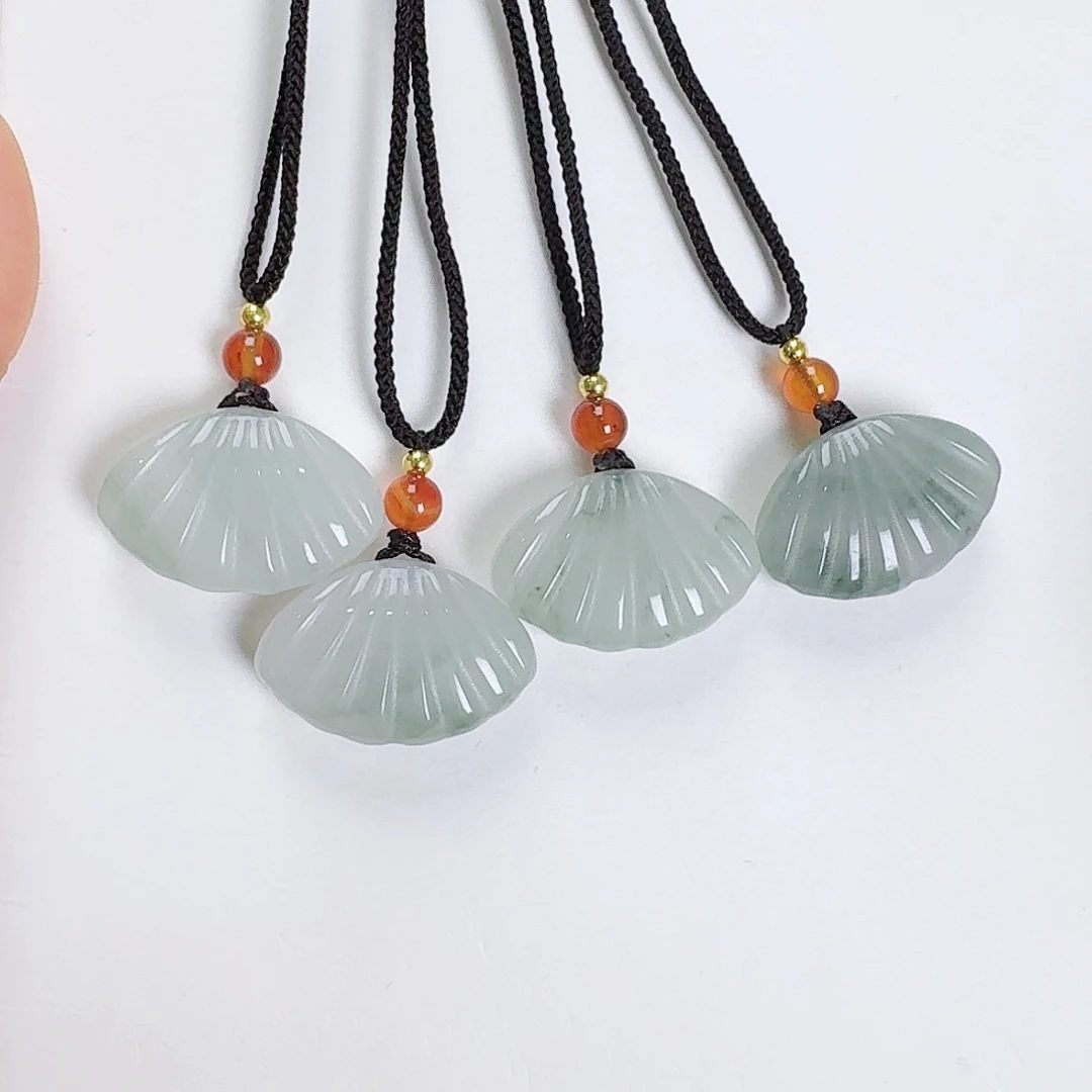 石英质玉未镶嵌颈饰吊坠