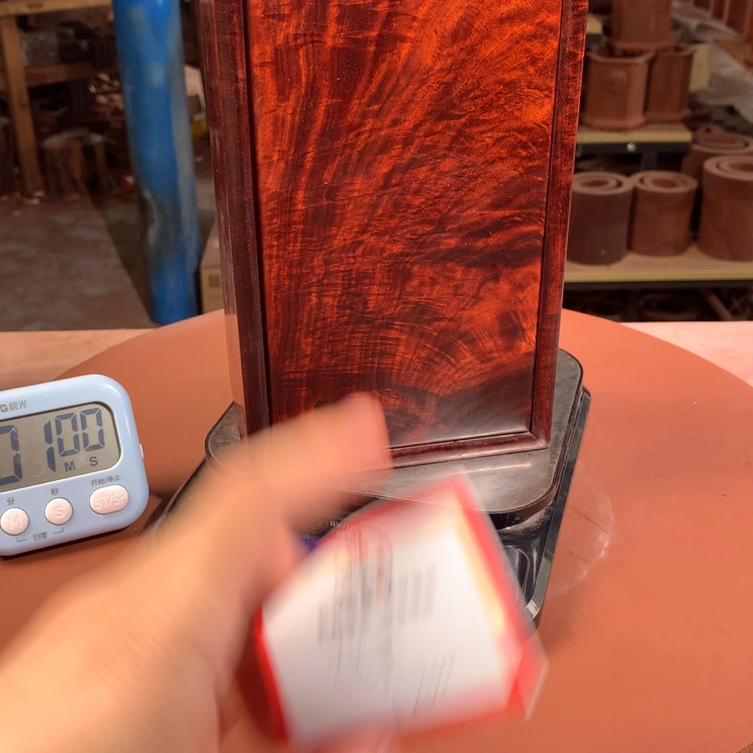 木茁*精品女装批发价一箱装的大