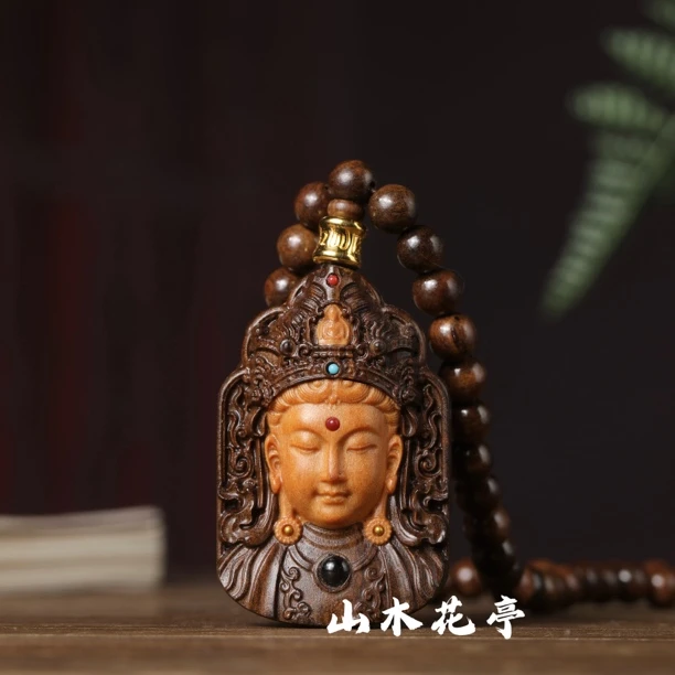 0.8圆珠镶嵌投影观音越南沉香木吊坠原木雕刻文玩