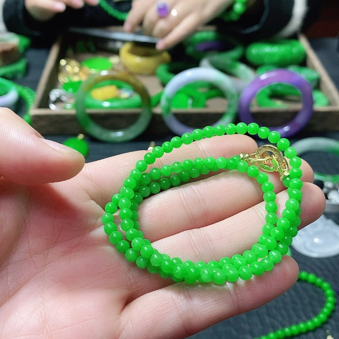 阿***彩翡翠未镶嵌颈饰吊坠