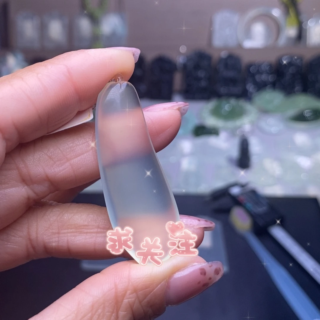 飞***圆蛇纹石玉未镶嵌颈饰