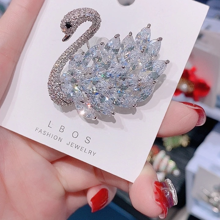 锆石铜合金天鹅胸针 经典款