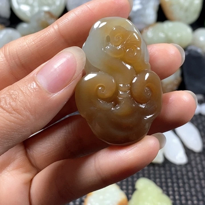 和田玉未镶嵌颈饰千****计