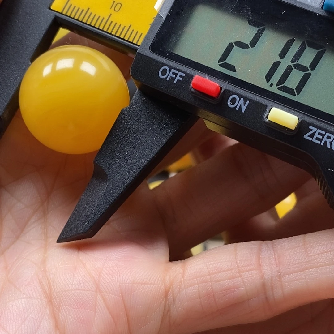 陈***琥珀未镶嵌珠宝奇石