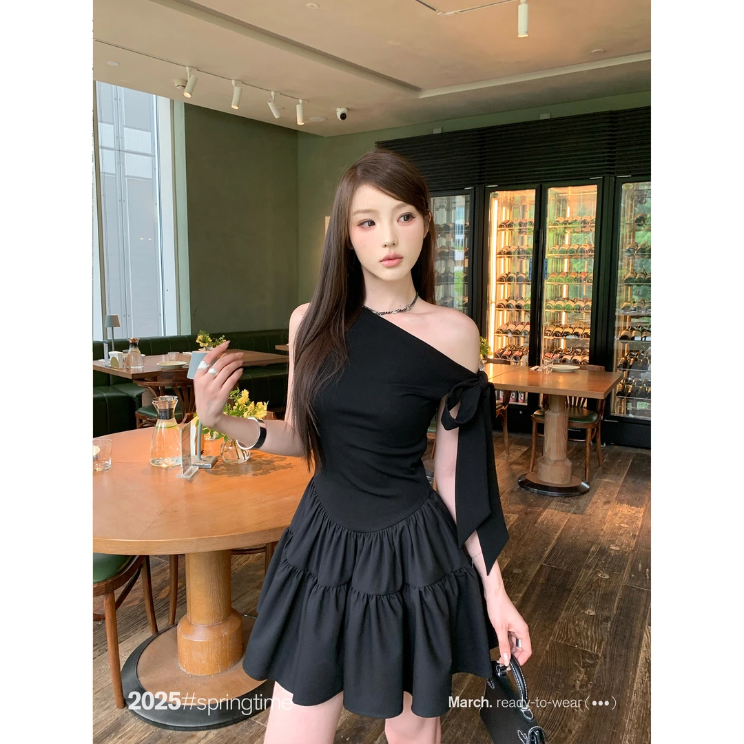 SUNONEONE 黑色气质收腰斜肩连衣裙女夏季法式修身显瘦裙子D0109Q