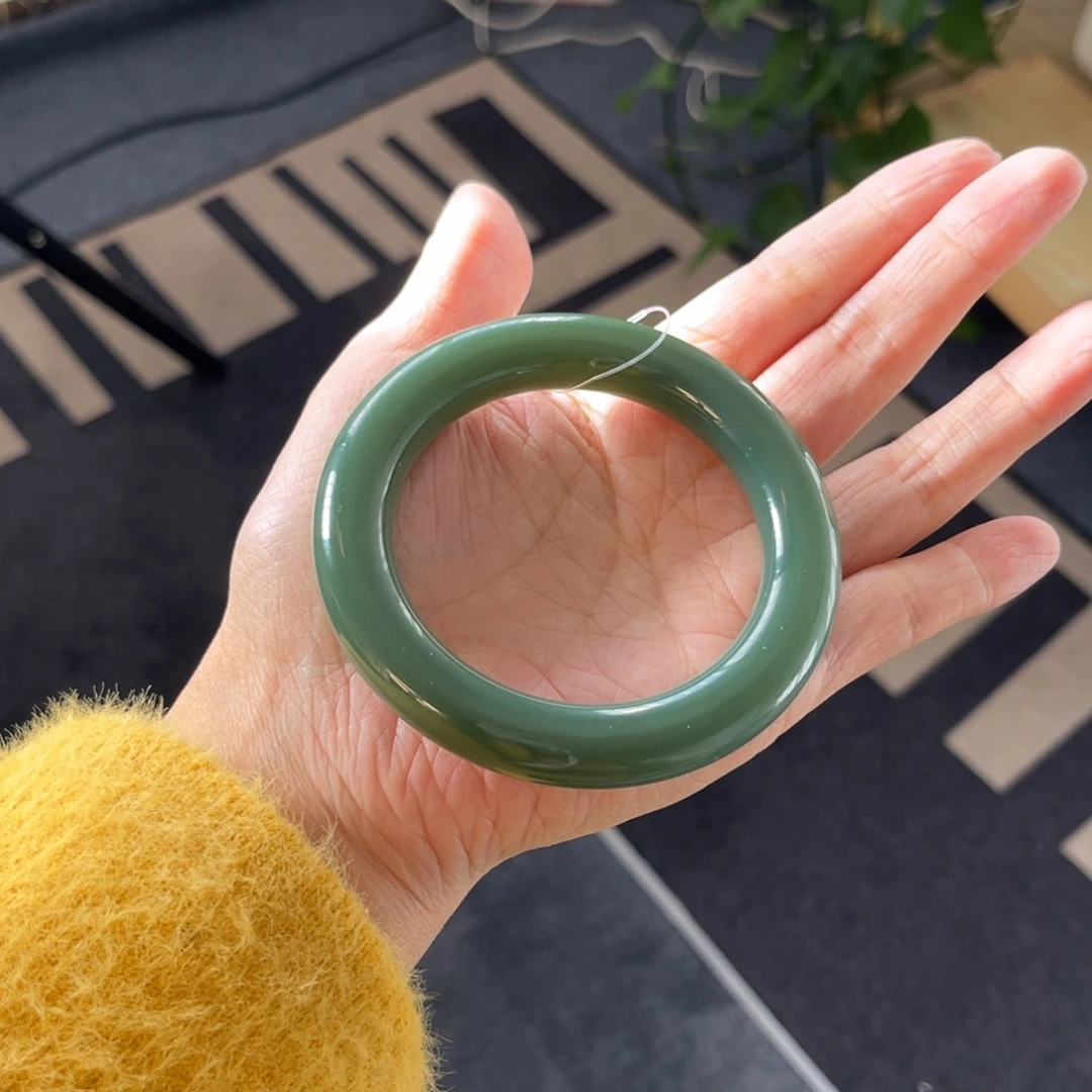 和田玉未镶嵌手镯  「鸭蛋青 瓷蓝胖圆」无结构无包容