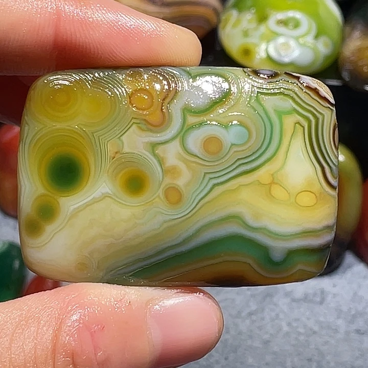 玛瑙/玉髓未镶嵌珠宝奇石
