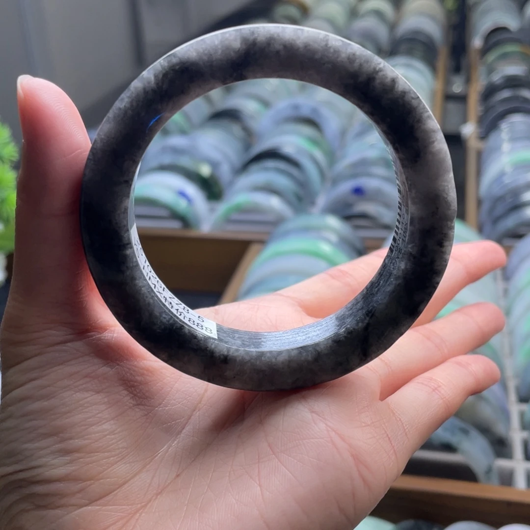 定制翡翠未镶嵌翡翠手镯