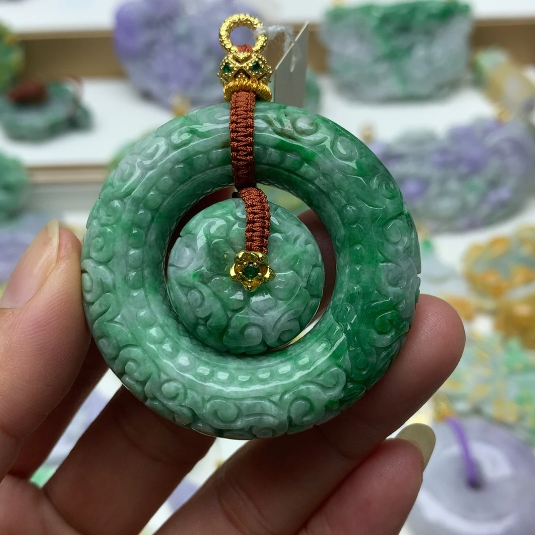 翡翠颈饰未镶嵌翡翠