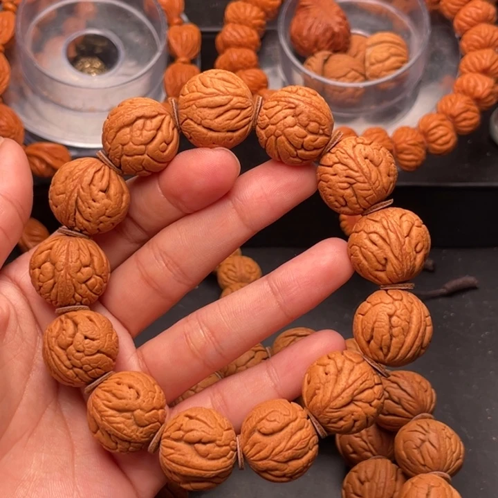 手串桃核金丝龙珠20