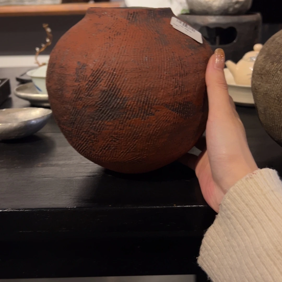 瓷片陶瓷。      陶瓷。