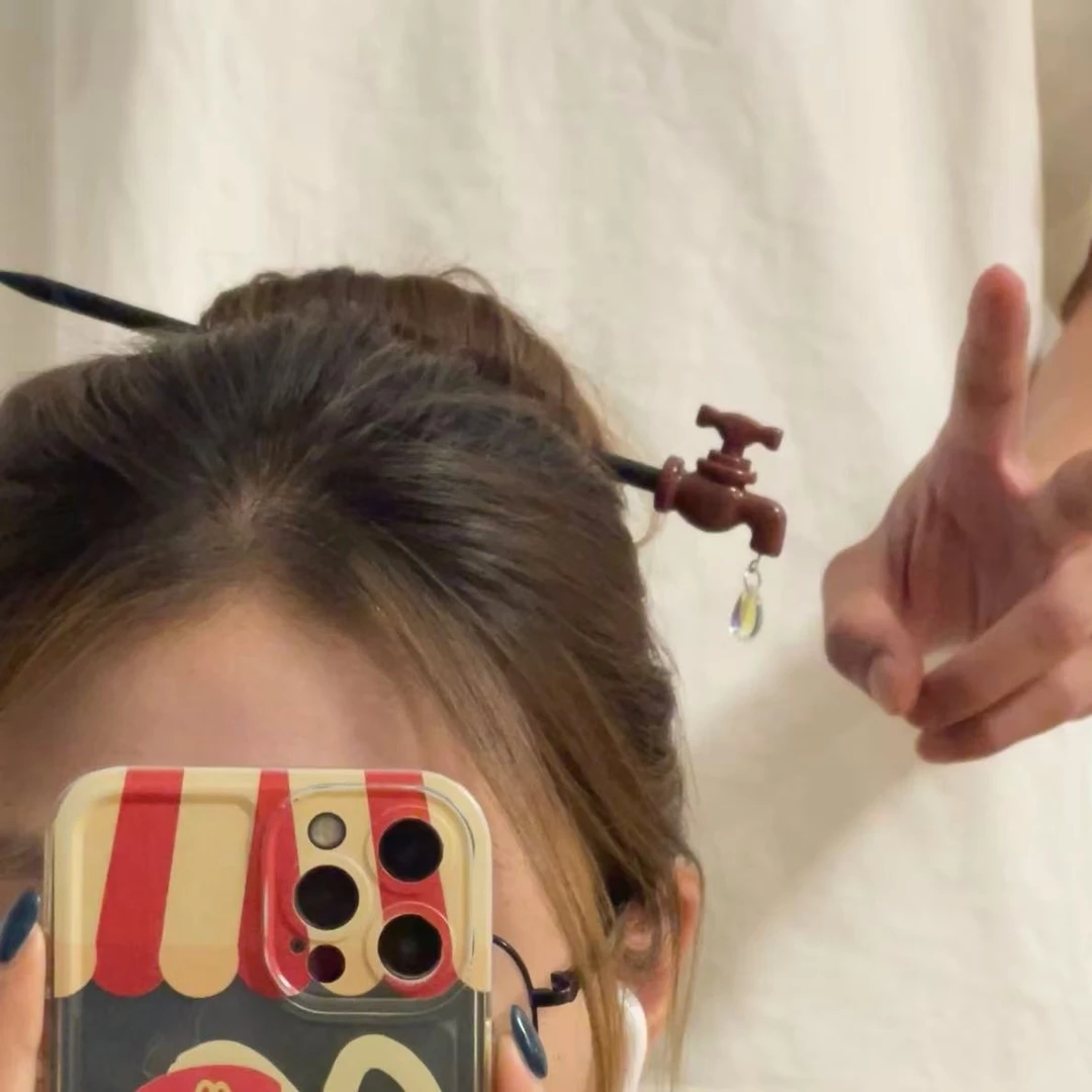 【甜星】个性创意水龙头发簪女新款搞怪后脑勺盘发木簪现代发钗饰品