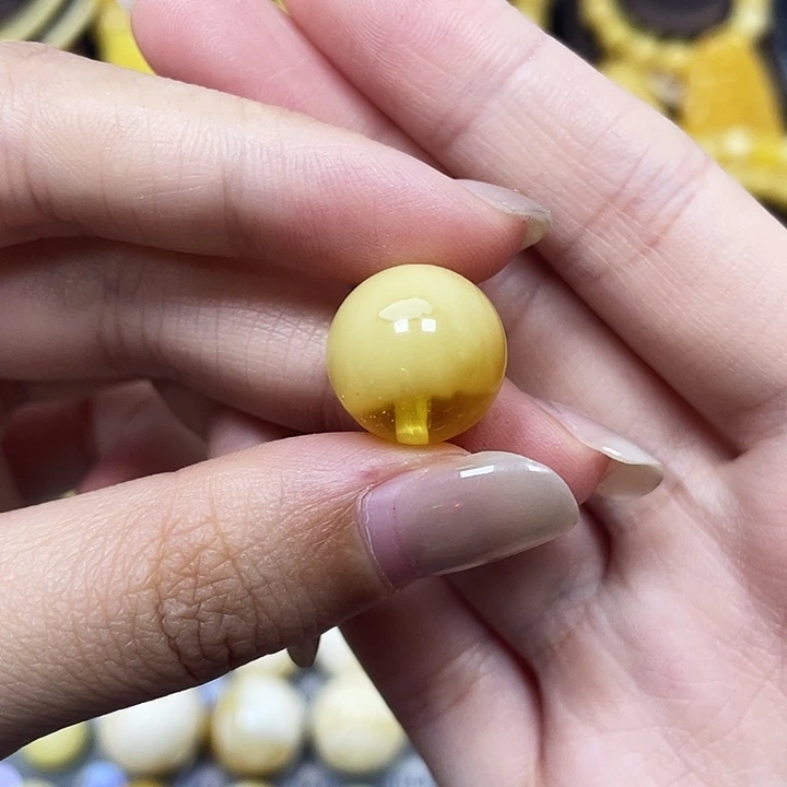 琥珀未镶嵌裸石14mm瑕 459