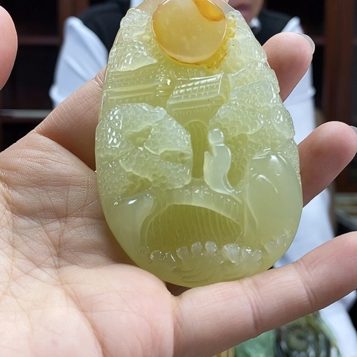 蛇纹石玉未镶嵌颈饰