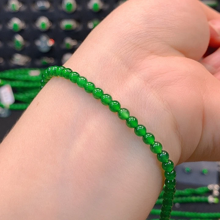 翡翠未镶嵌颈饰手串