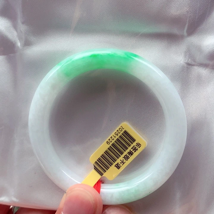 翡翠未镶嵌手镯翡翠