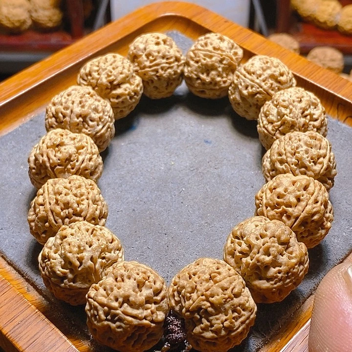 金刚菩提手串一**浚古龙梅花