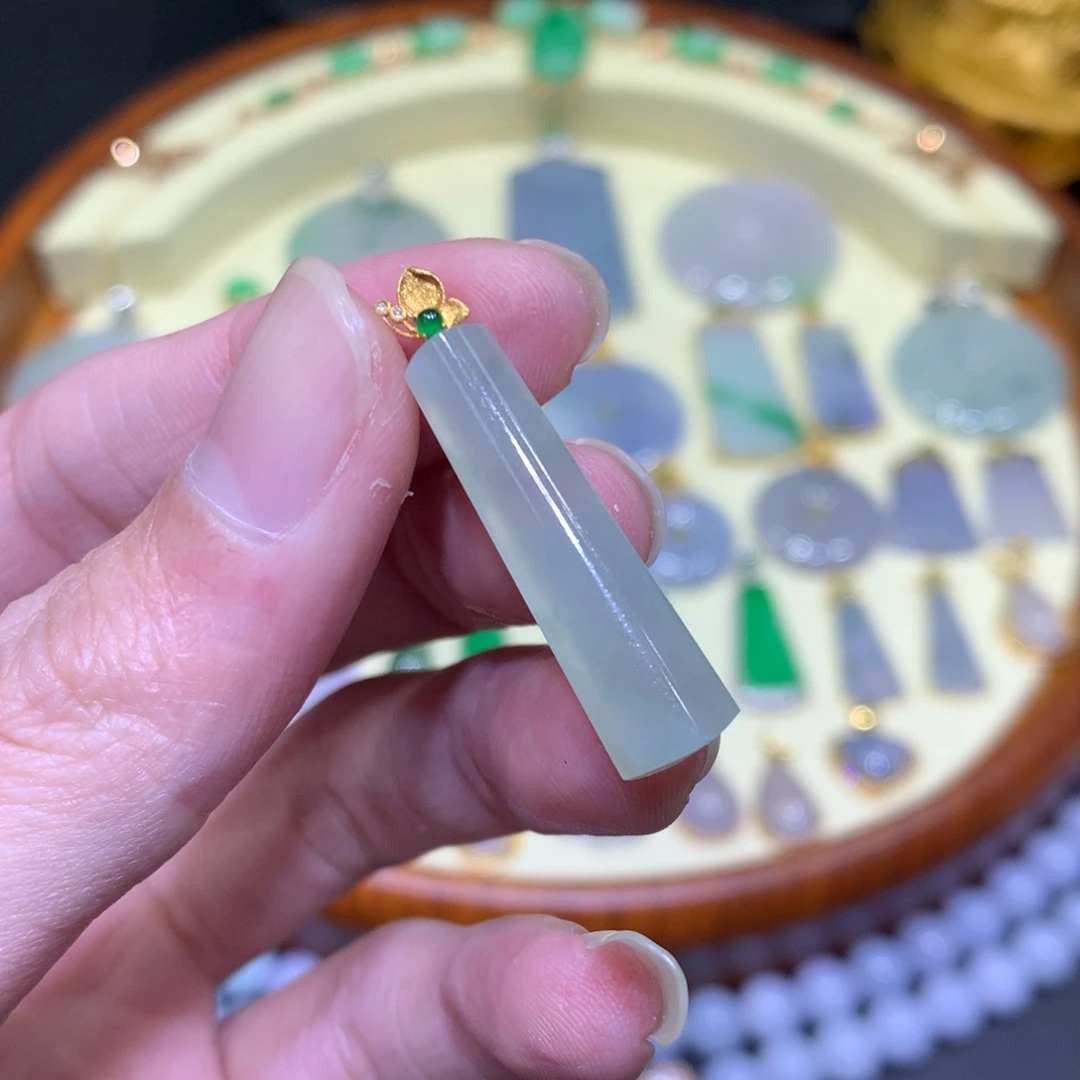 翡翠吊坠(不含链)18K金镶嵌