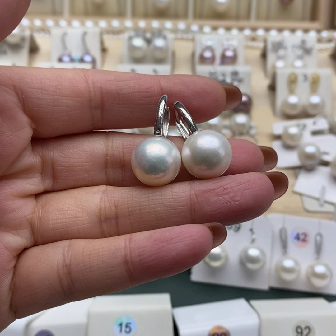 l***贝淡水珍珠颈饰银S925镶嵌