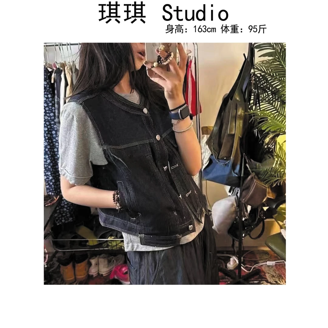 《琪琪家》夏季新款潮流气质时尚复古显瘦减龄排扣牛仔马甲766-H