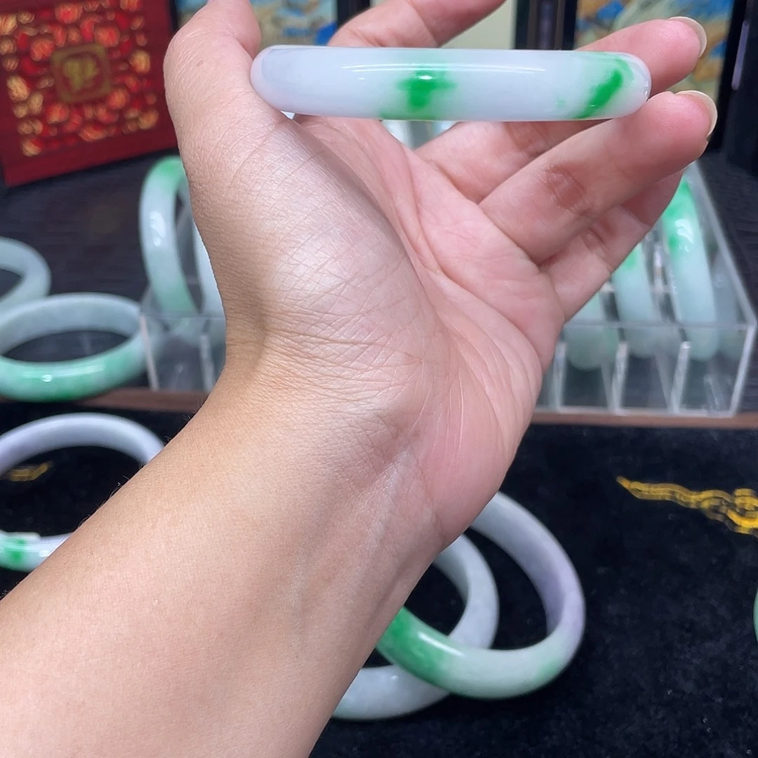 Z***；以图为准云主播004