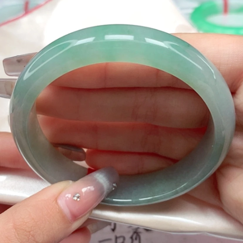 【闪购商品】翡翠手镯未镶嵌大*57圈