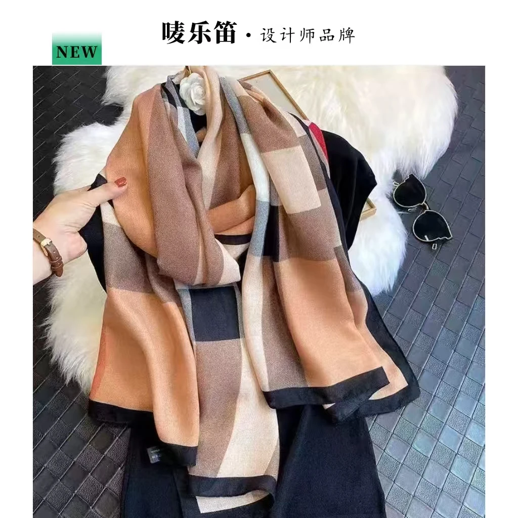 唛乐笛· 棉麻 格子双面旅游百搭时尚气质丝巾  MM180-415  Y