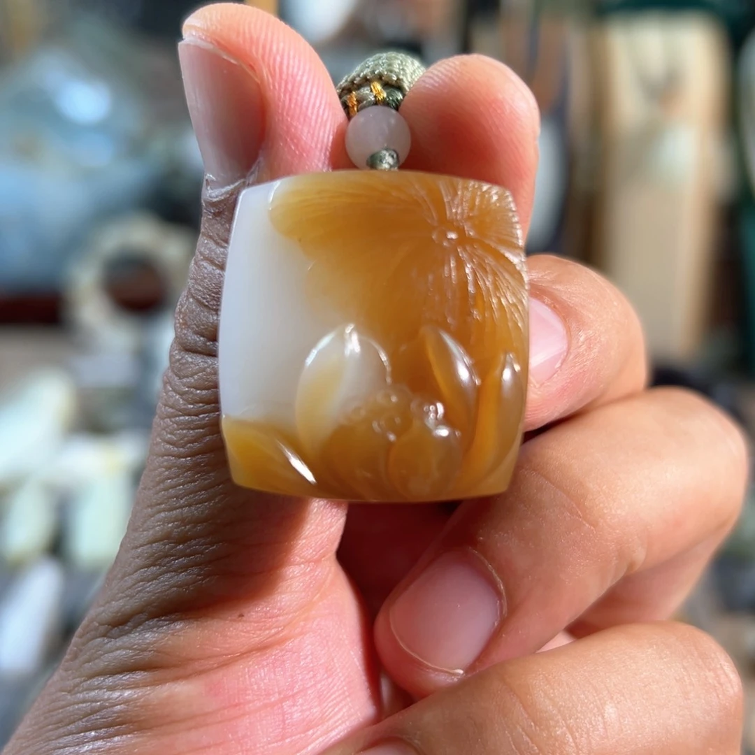 和田玉未镶嵌颈饰且未金山料