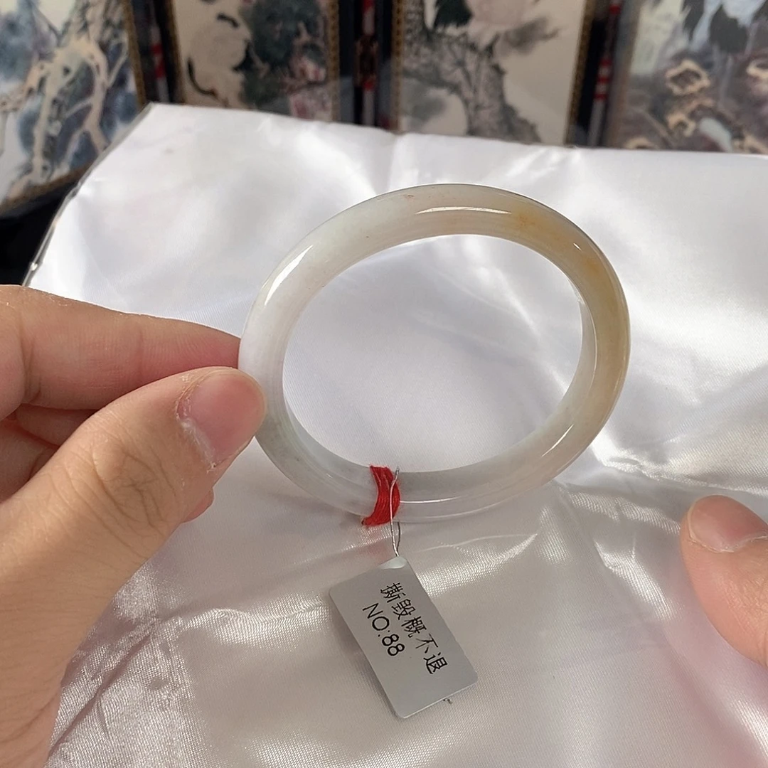 翡翠未镶嵌手镯（贵妃镯）