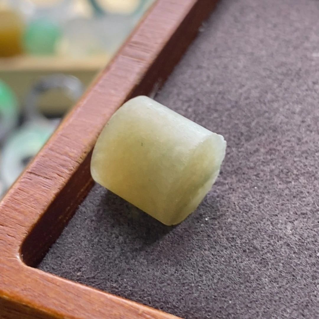 定制翡翠未镶嵌翡翠桶珠子