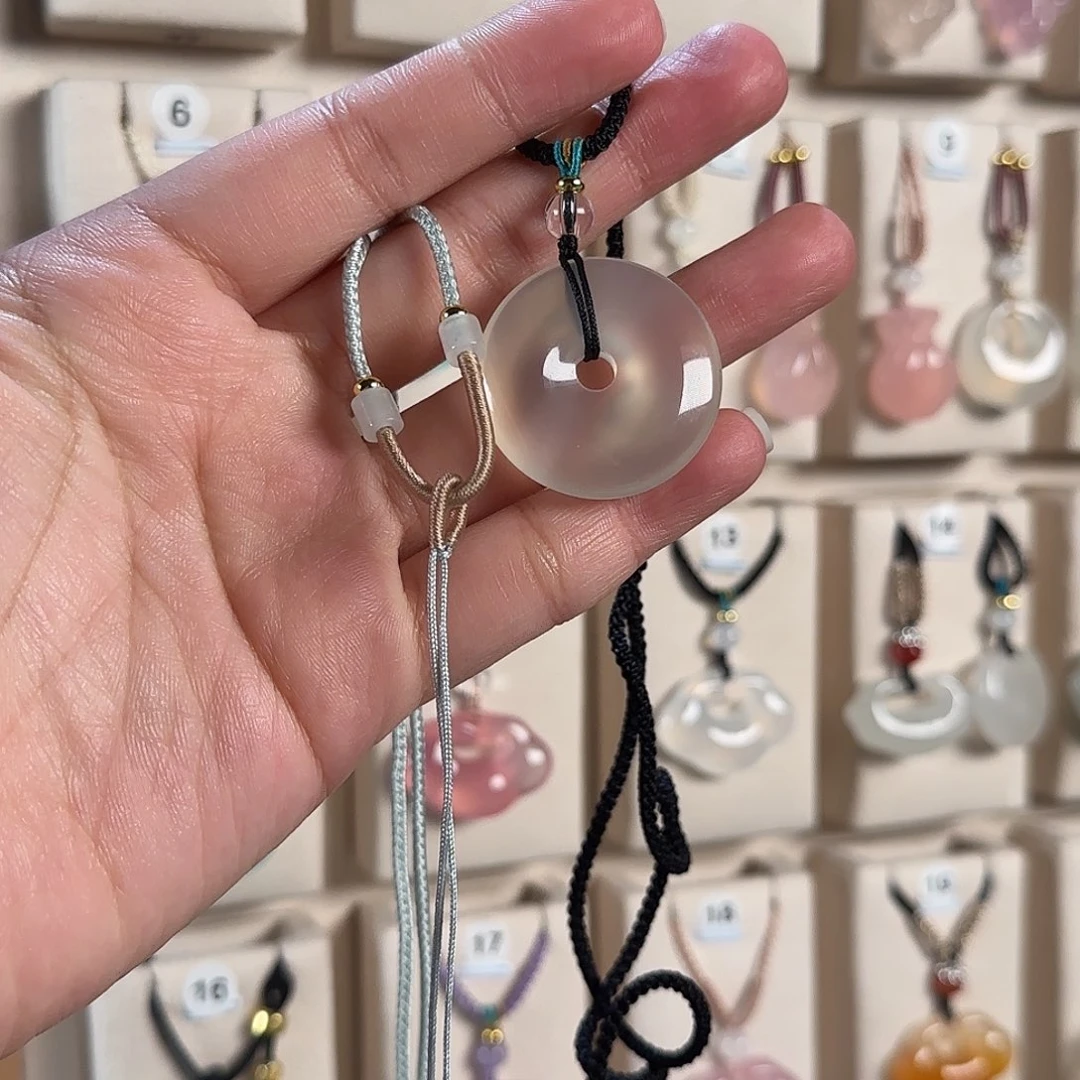 迟***归玛瑙/玉髓未镶嵌颈饰