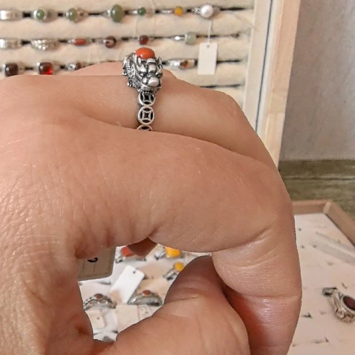 琥珀足银镶嵌戒指