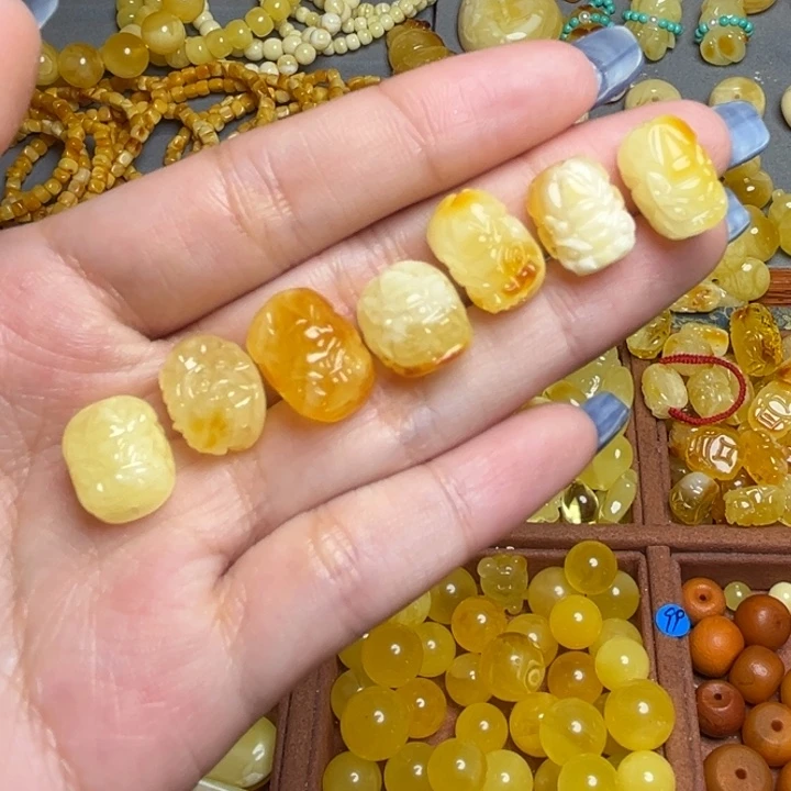 蜜蜡未镶嵌珠宝奇石福利款貔貅吊坠多样性发一微瑕